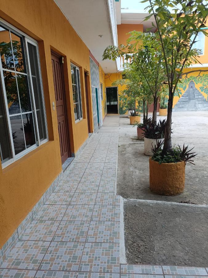 Hotel Y Restaurante Casa Jardines San Benito ภายนอก รูปภาพ