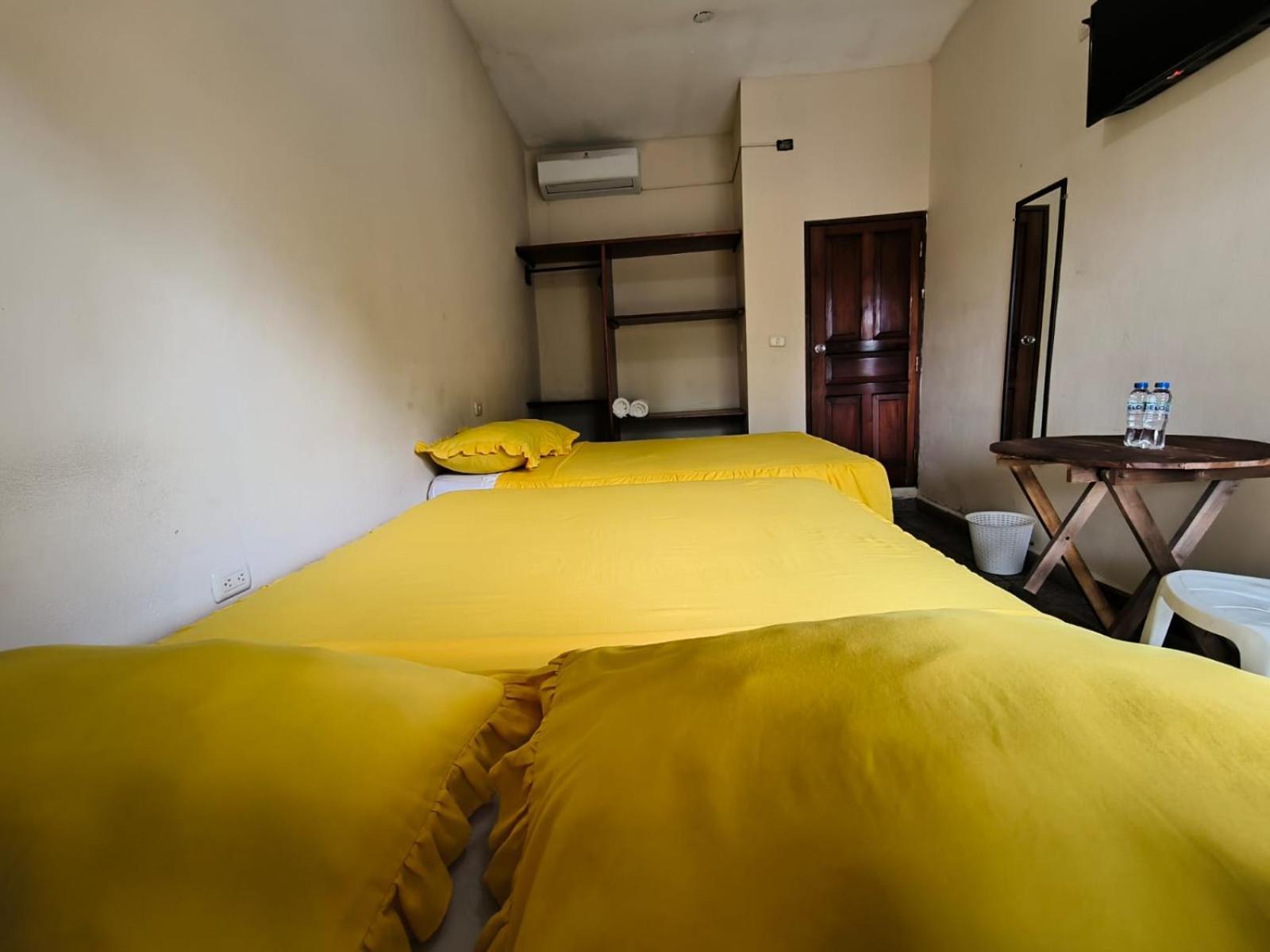 Hotel Y Restaurante Casa Jardines San Benito ภายนอก รูปภาพ